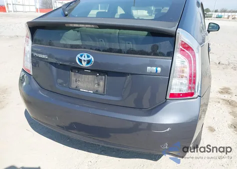 2013 Toyota Prius Three z USA, uszkodzony, nr VIN JTDKN3DU2D1688768